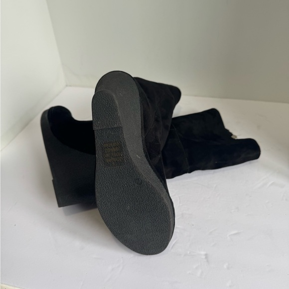 Lovely People black nubuck boots on a comfortable wedge. Size 9 - Picture 9 of 13